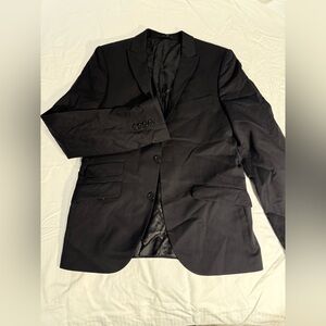 Simon’s Le 31 slim fit black men’s suit.